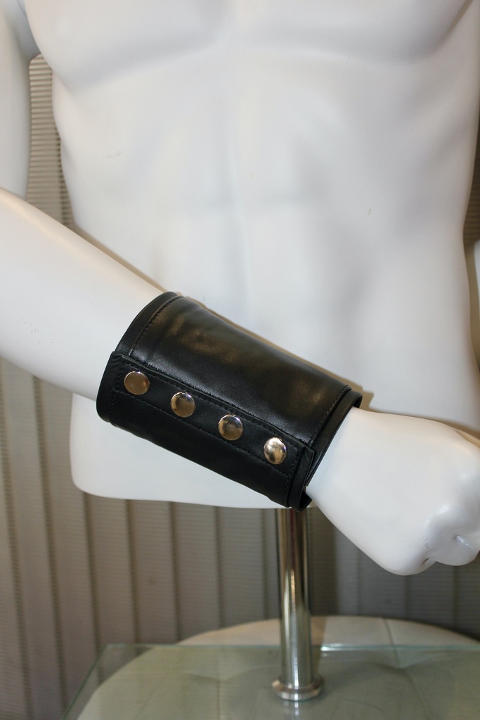 GAYT*GEAR LEATHER GAUNTLET CUFF W/ STRIPE