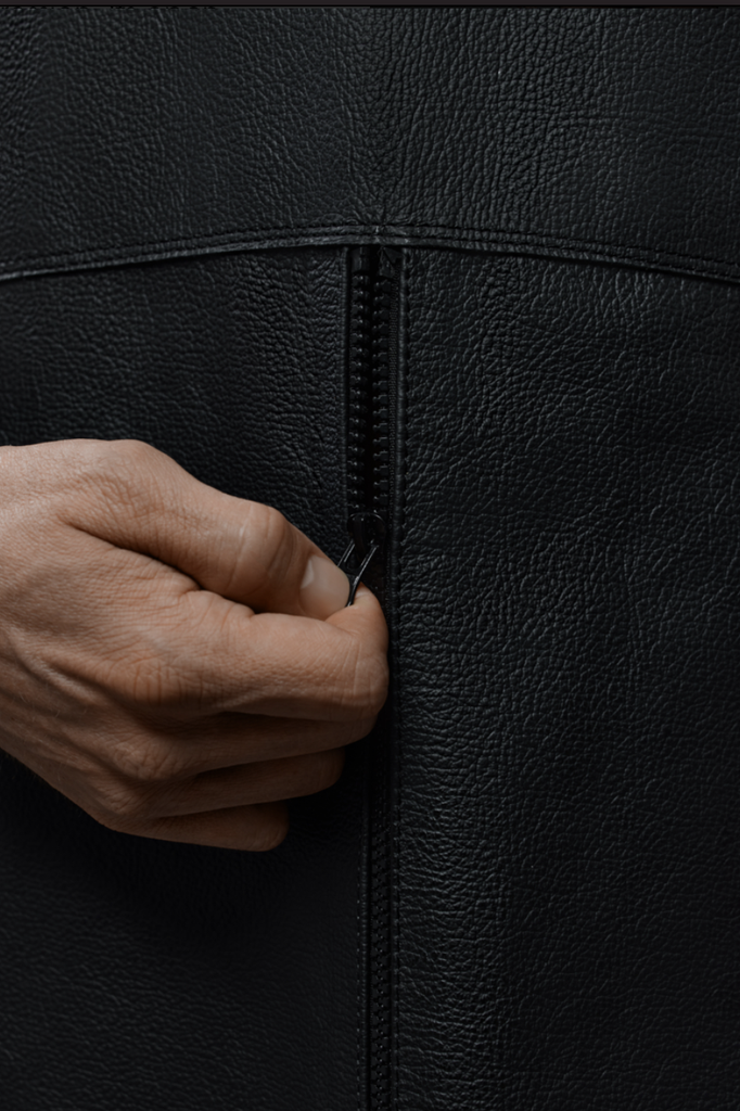 PROVOCATEUR LEATHER APRON ALPHA W/ ZIPPER