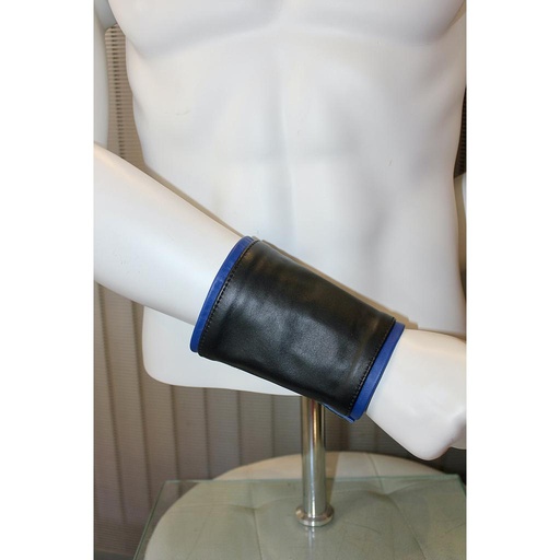 GAYT*GEAR LEATHER GAUNTLET CUFF W/ STRIPE